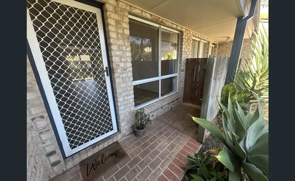 Browns Plains 3 Bedroom Stylish Townhouse in Prime Stretton State College Catchment