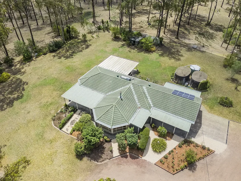 Clarence Town 4房  Lifestyle Property on 13.5 acres