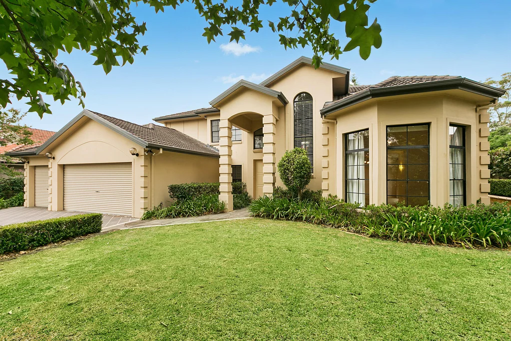 Grand Executive Manor in an Exlusive East Side Pocket