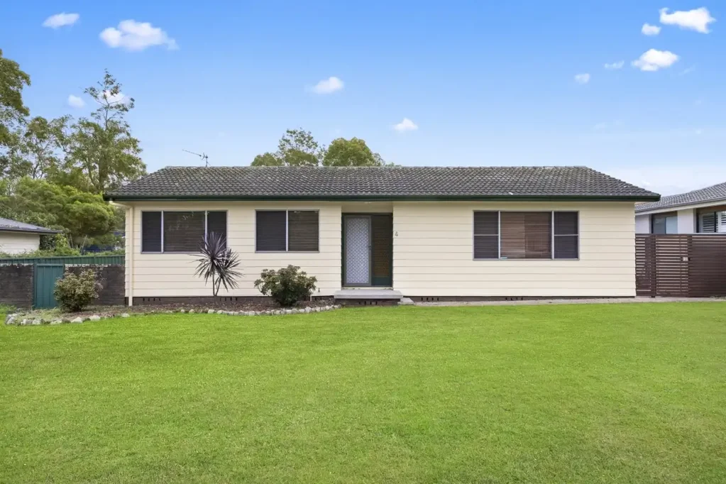 4 Parker Close, Thornton, NSW 2322