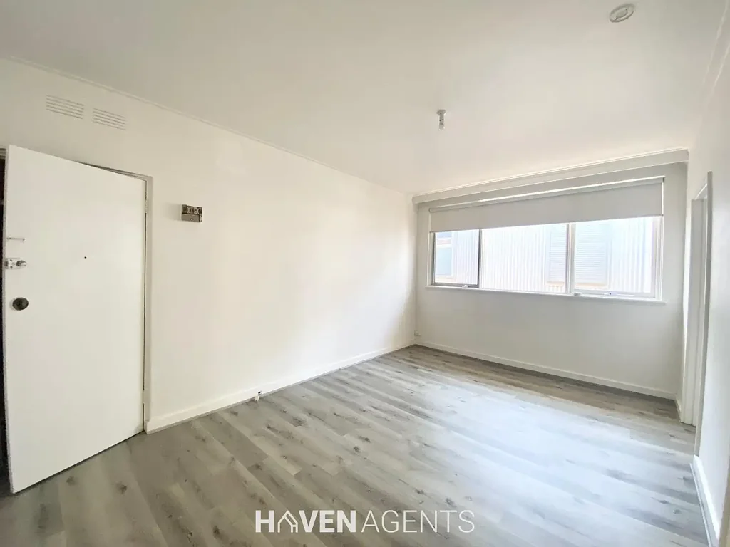 ONE BEDROOM APARTMENT IN THE HEART OF ST KILDA! I HAVEN AGENTS