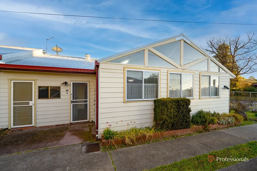 Bright and Sunny spacious home!