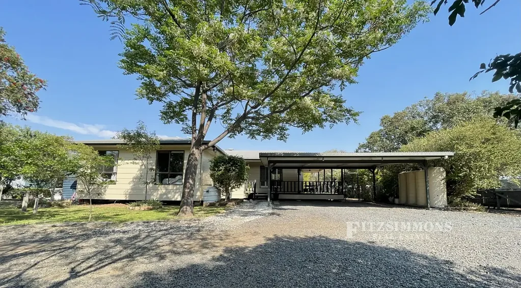 Dalby 5ਬੈੱਡਰੂਮ LARGE ESTABLISHED FAMILY HOME ON AN ACRE