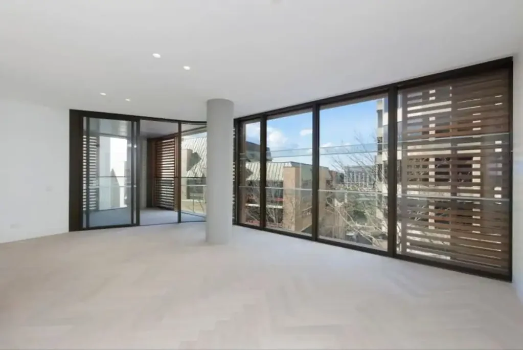 Stylish Apartment with study in The Rocks - Prime Location