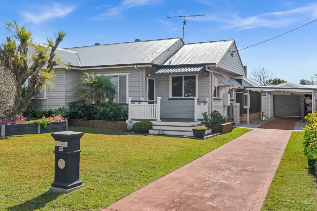 19 Violet Street, Harristown, QLD 4350