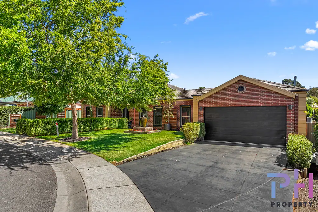 12 Ellesmere Terrace, Strathdale, VIC 3550