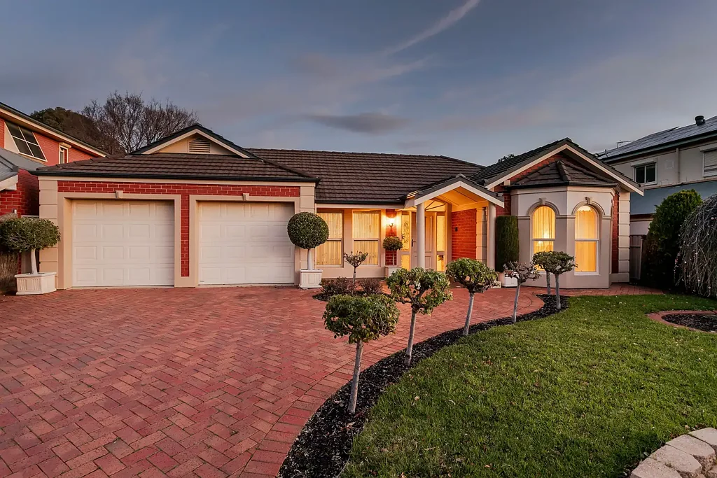 Mitcham 4ਬੈੱਡਰੂਮ Elegant, Enduring and Designed for the Way You Live