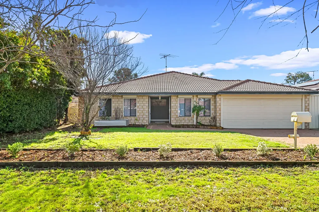 Pinjarra 5chambre Where family living meets country charm.