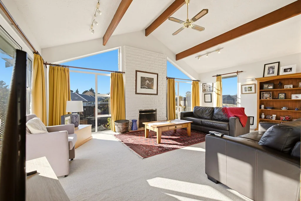 Amberley 3房  Opportunity Knocks in a Prime Location