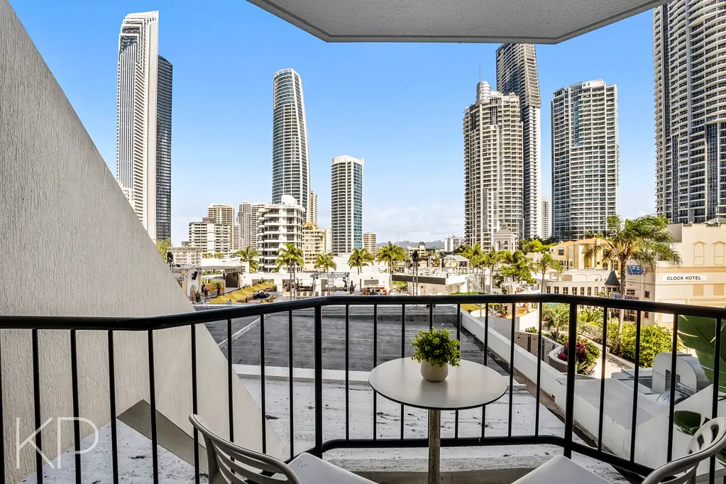 Surfers Paradise 1 Bedroom Stunning Studio Oasis with Beachfront Views in Surfers Paradise