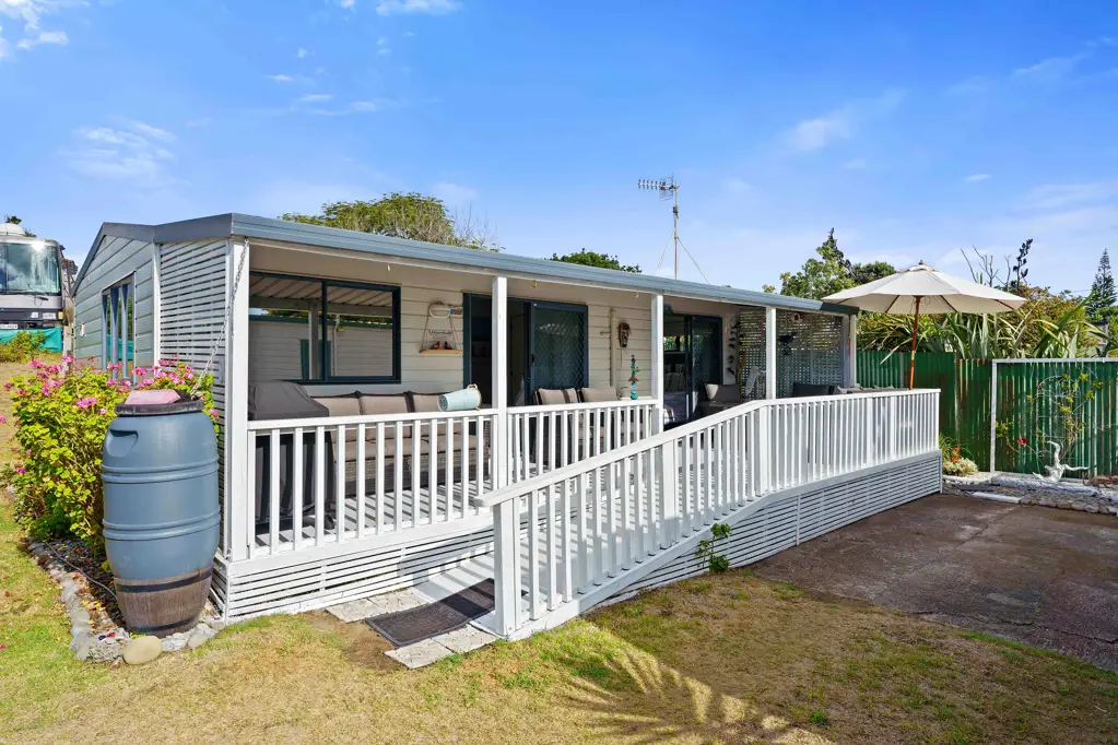 Otaki Beach 3Kwarto Affordable Living, NO RATES - BEO $295,000