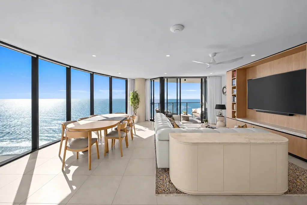 Main Beach 3 Bedroom Auction at Kollosche Office, Friday 2 October at 10:00am