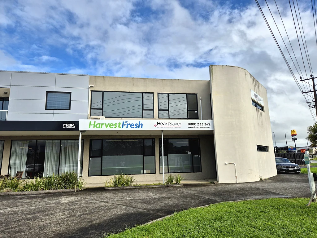 Kumeu  Functional office in central Huapai