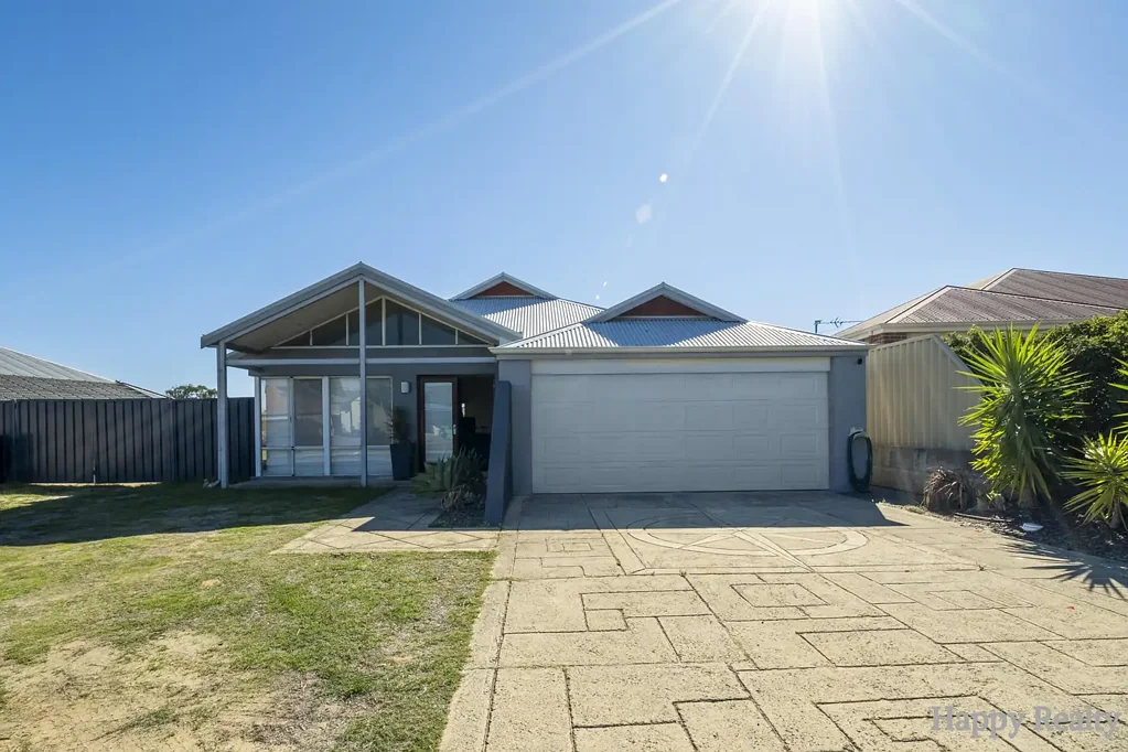 Dalyellup 4房  Spacious 4x2 Home on 693sqm with Pool