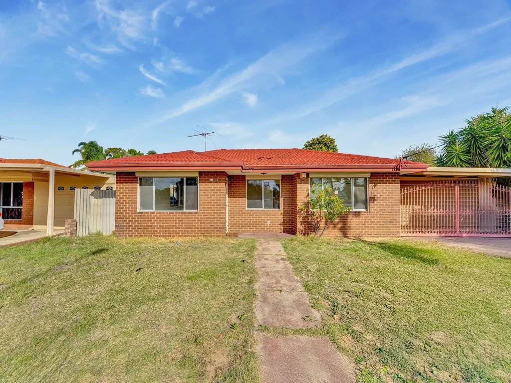 Girrawheen 3침실 Subdivision Potential Meets Immediate Livability