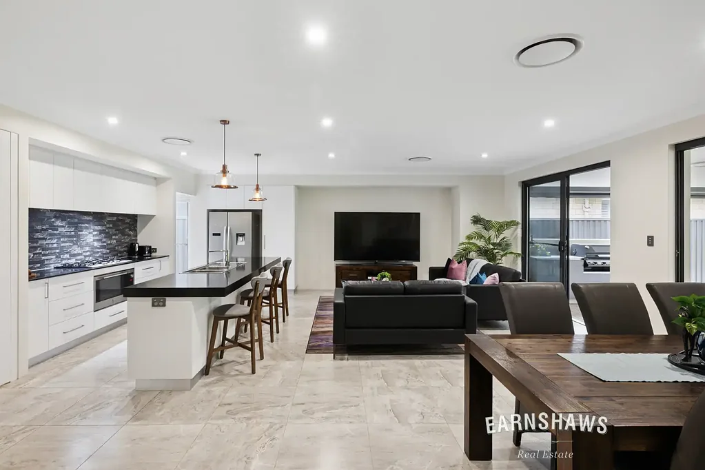 19 Freeman View, Bushmead, WA 6055