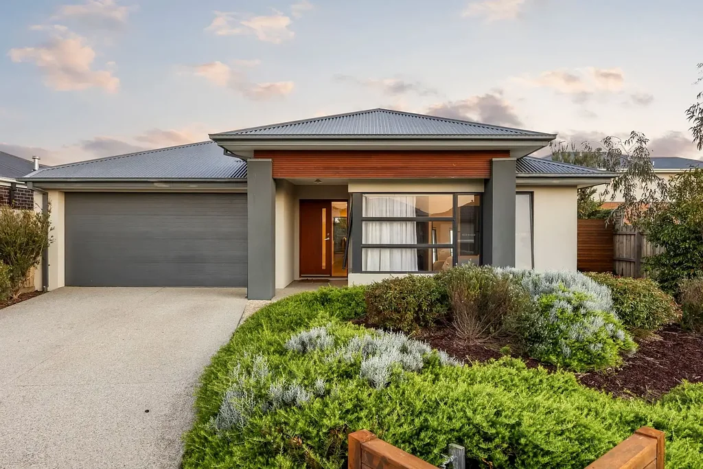 Armstrong Creek 3Habitaciones Neatly finished with outdoor entertaining front of mind!