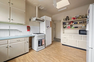 21 Macleod Parade, Macleod, VIC 3085, 6 slaapkamers, 2 badkamers, House