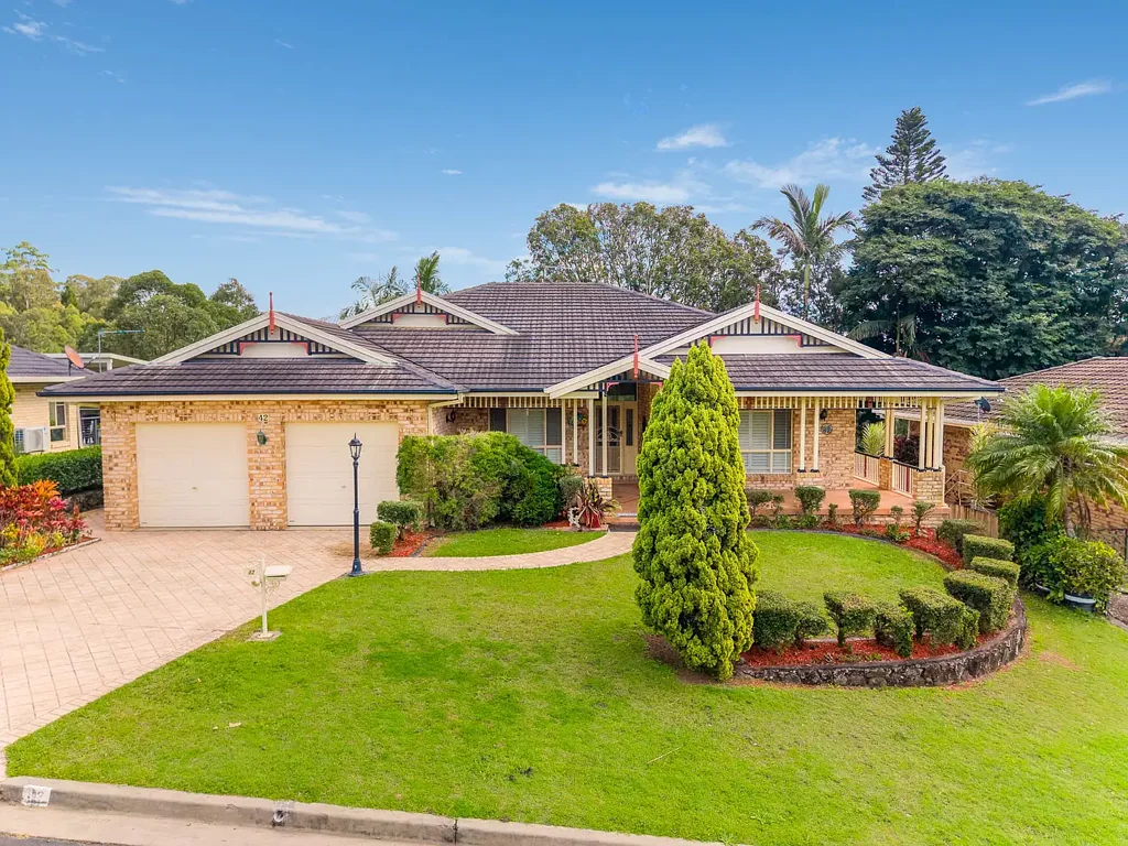 Goonellabah 3Zimmer Commanding Northern Ridge Residence