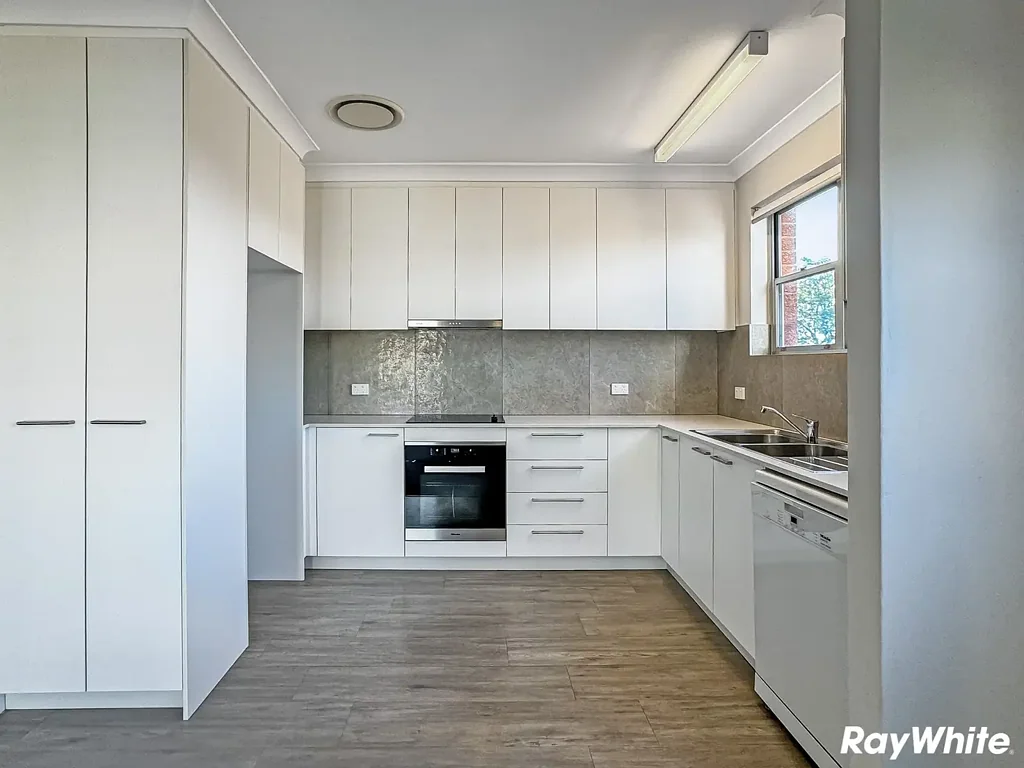 Renovated Two-Bedroom Apartment in a Convenient Location