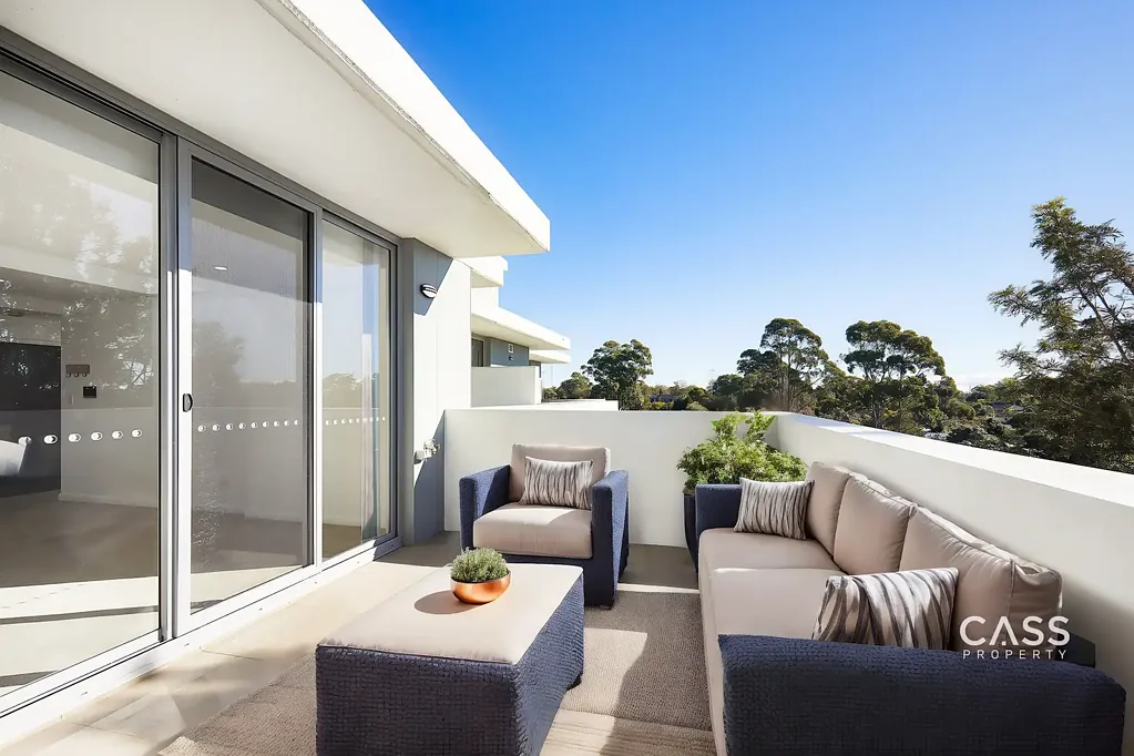 North facing Top Floor Apartment