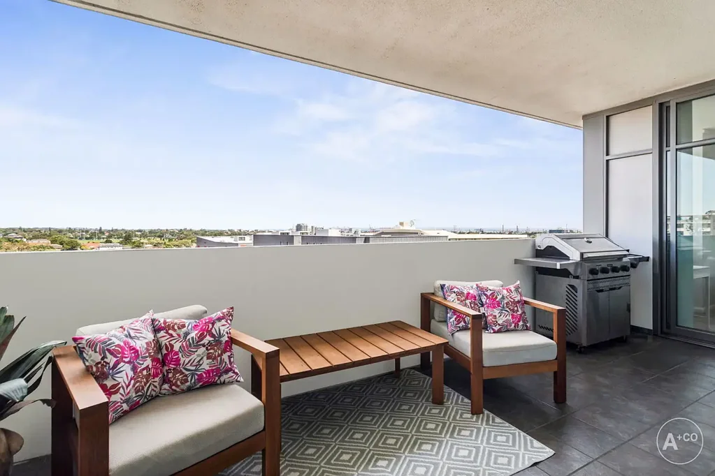 Maroubra 2房 Botanica花园环绕 现代厨房主卧套间 安全室内车位 靠近Pacific Square The Perfect Blend of Lifestyle, Location & Luxury