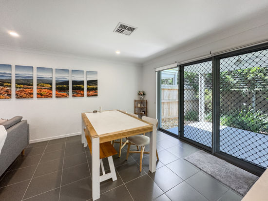 UNIT 2 15 MAYFAIR ST, DOOLANDELLA QLD 4077, 0房, 0浴, Townhouse