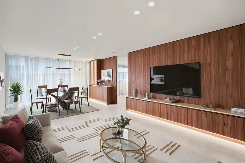 Stunning Apartment with a Study