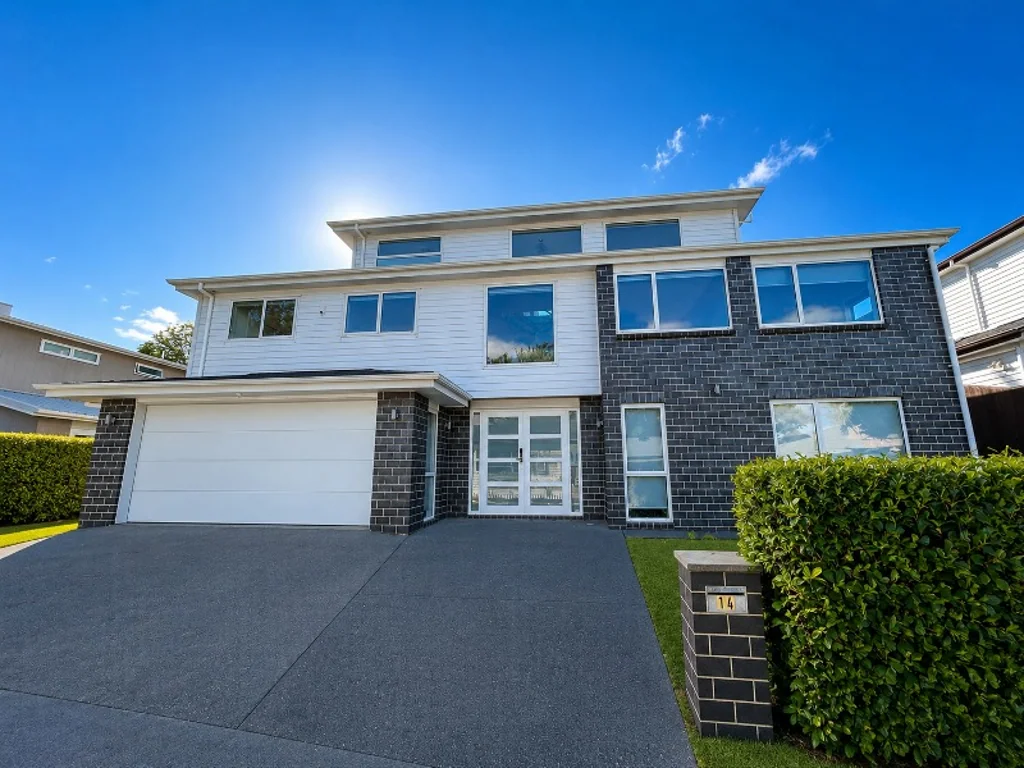 Onehunga - Spacious 6-Bedroom Family Home