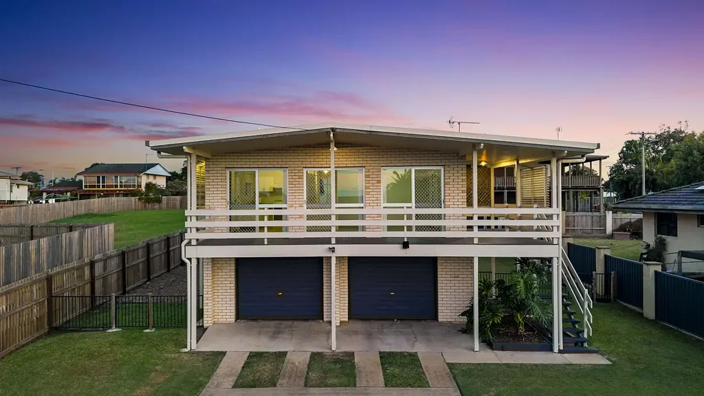Torquay 3ห้องนอน An Elevated Residence with Stunning Ocean Outlooks