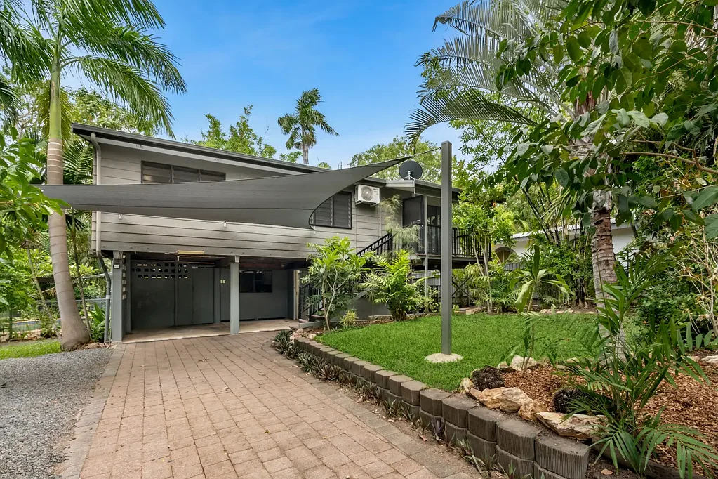 Alawa 4침실 Family Comfort and Convenience in a Sought-After Suburb