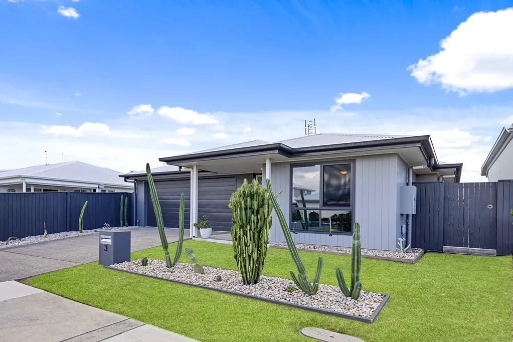 Banya 4 Bedroom Motivated Owners - Private Low Maintenance home in quiet street PRICED TO SELL !