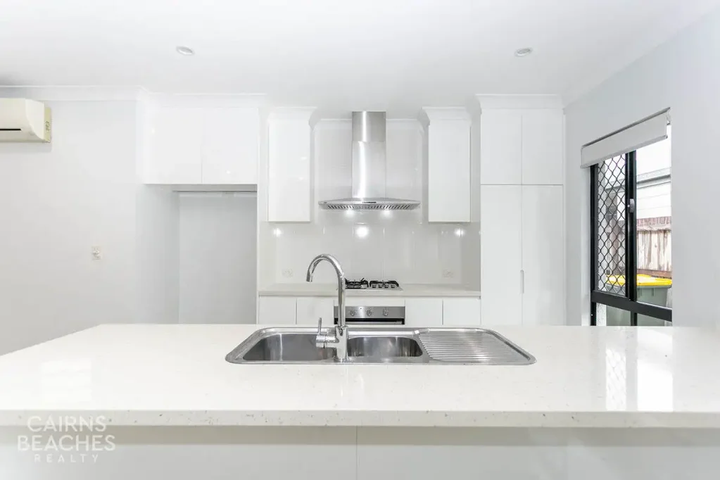 Modern Family Living in Popular Smithfield Village