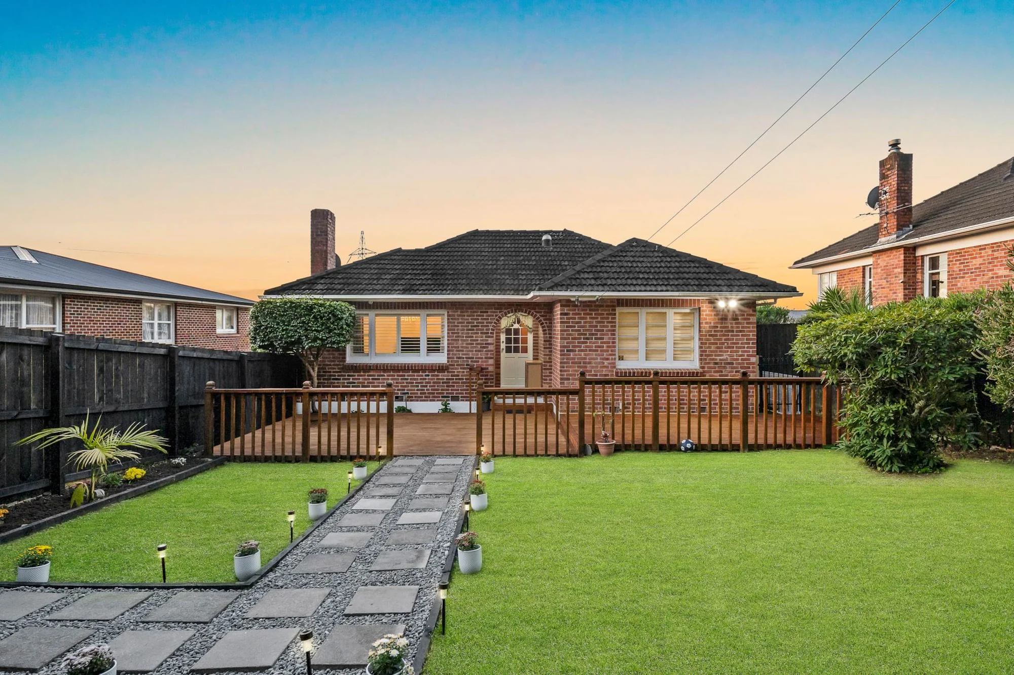 Blockhouse Bay 2Zimmer Sunny Classic with Big Deck, Garden & Garage!