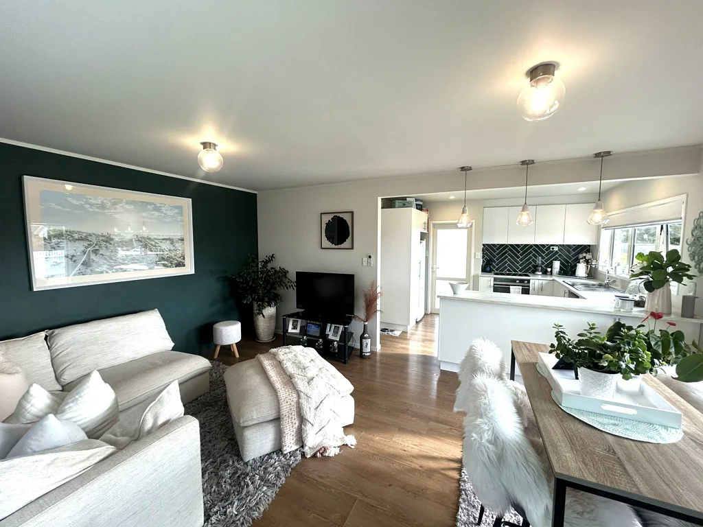 Rangi Zone - Stylish 2-Bedroom Home in the Hea...