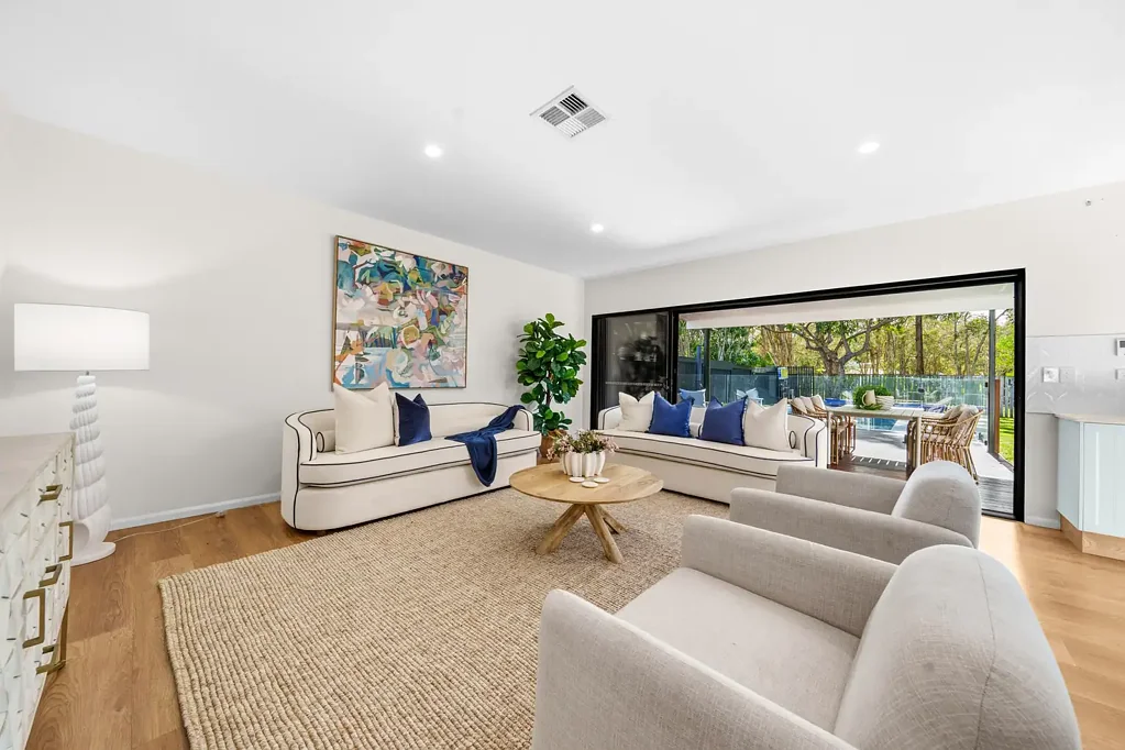 Ashmore 5 Bedroom Opulent Coastal Luxury Backing Onto Three Acres Of Pristine Parkland