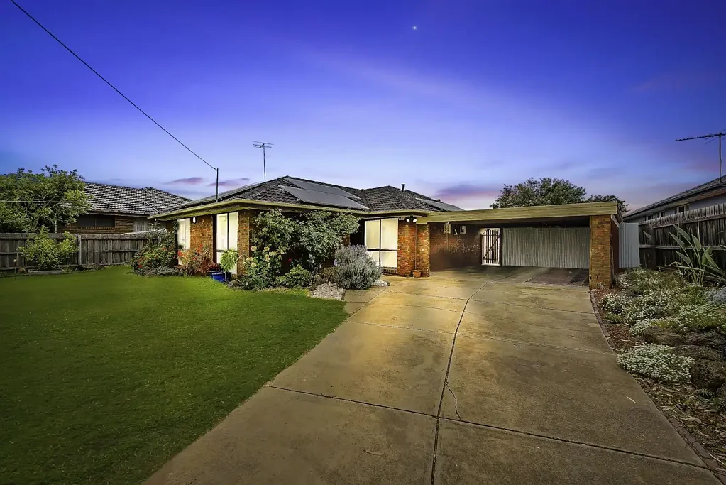 THIS PROPERTY FEATURES: