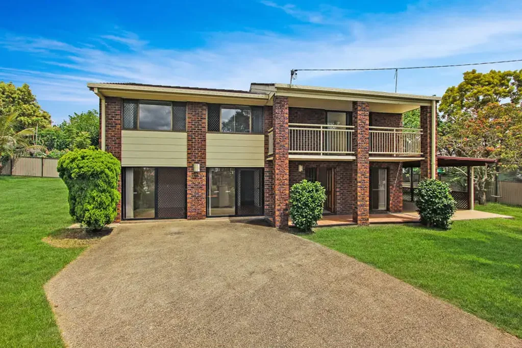 Spacious Family Home on a Huge 1,194sqm Block - Multiple Living Areas & Room for the Whole Family