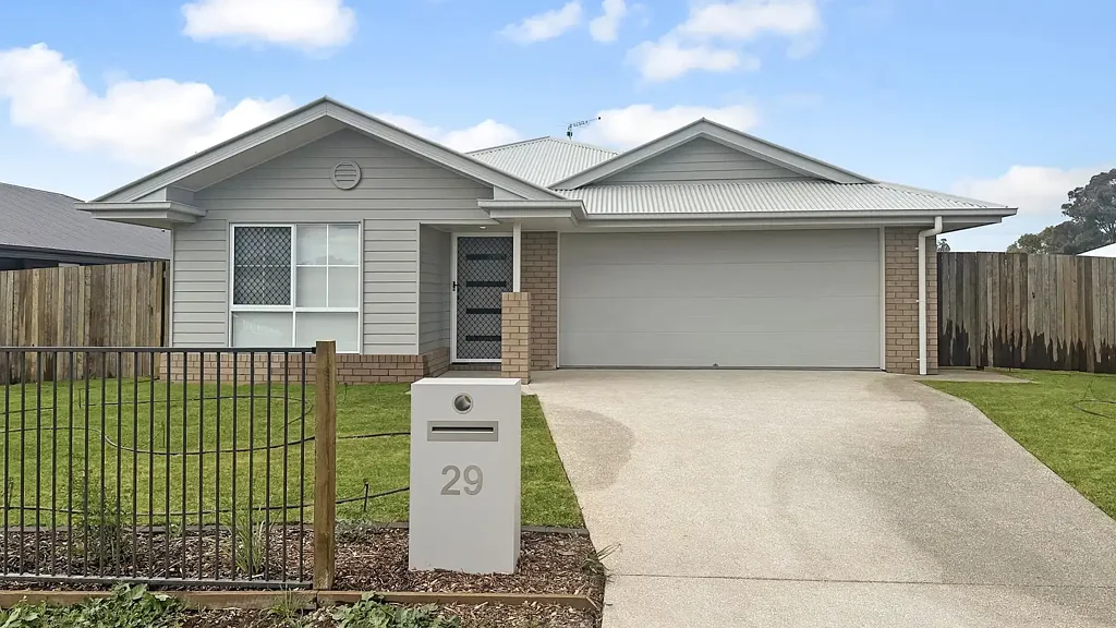 Modern Four Bedroom Family Home with Multiple Living Spaces