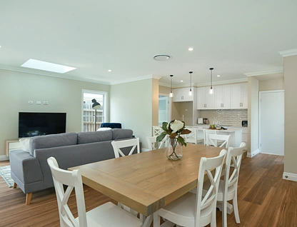 1 & 2/75a Bridge Street, Mount Lofty, QLD 4350, 3 Kuwarto, 2 Banyo, Townhouse