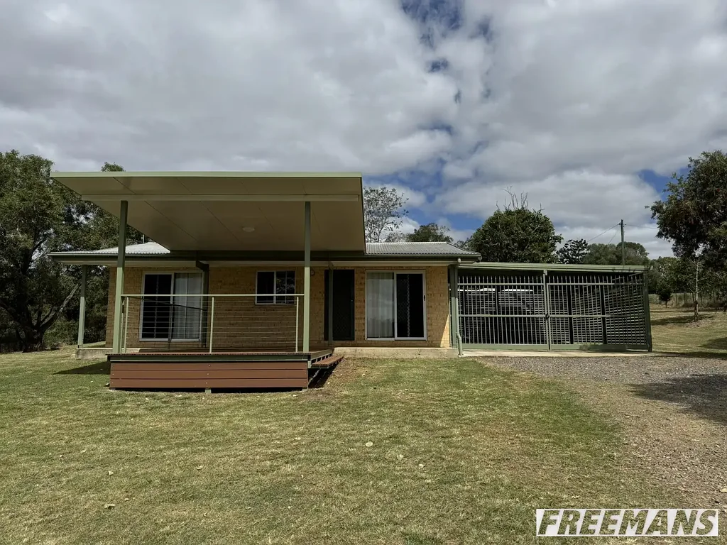 East Nanango 3غرفة نوم Escape to the Country! Views Over the Forestry!