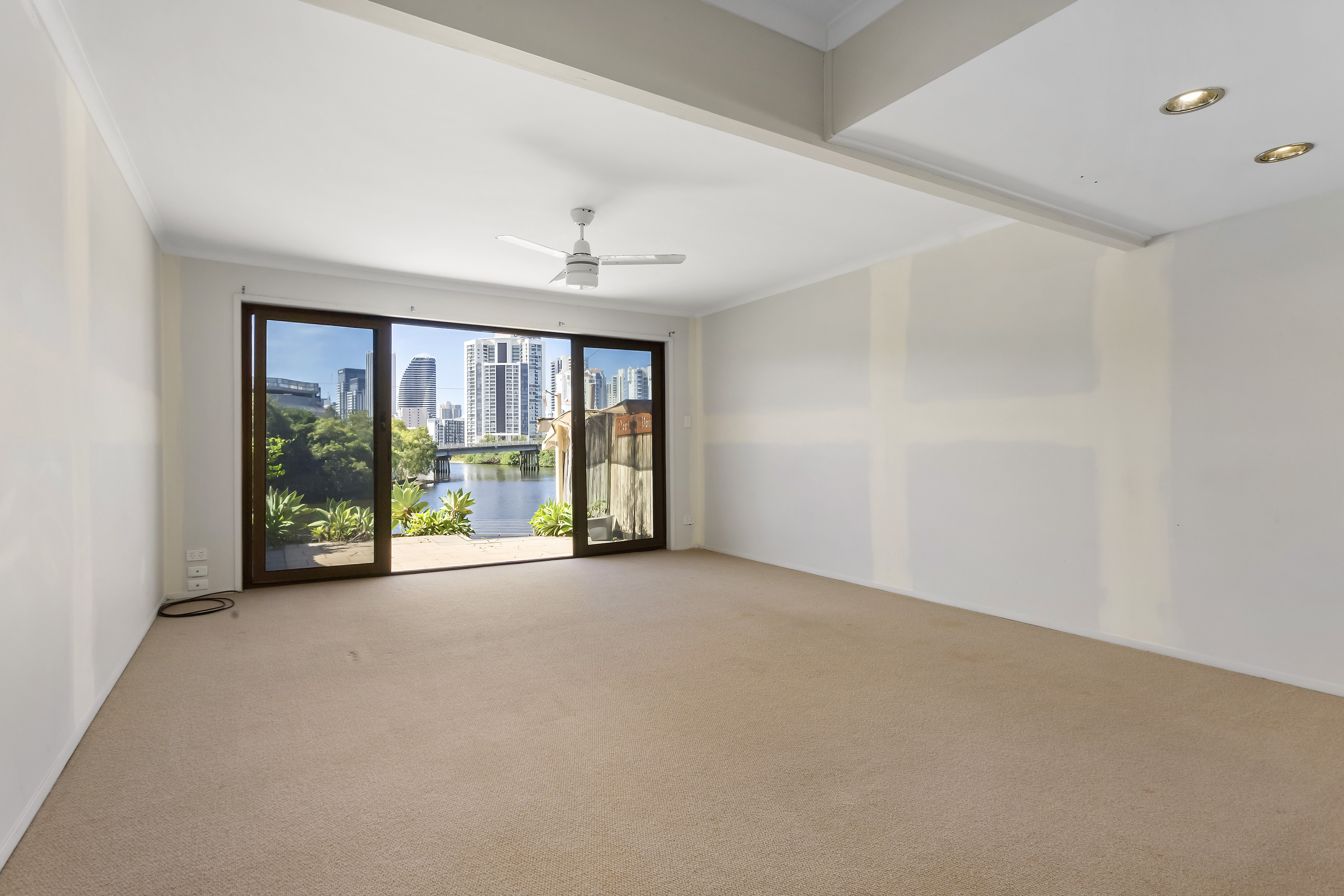 NEPTUNE POINT UNIT 2 27-29 SURFERS AV, MERMAID WATERS QLD 4218, 0 ਕਮਰੇ, 0 ਬਾਥਰੂਮ, Townhouse