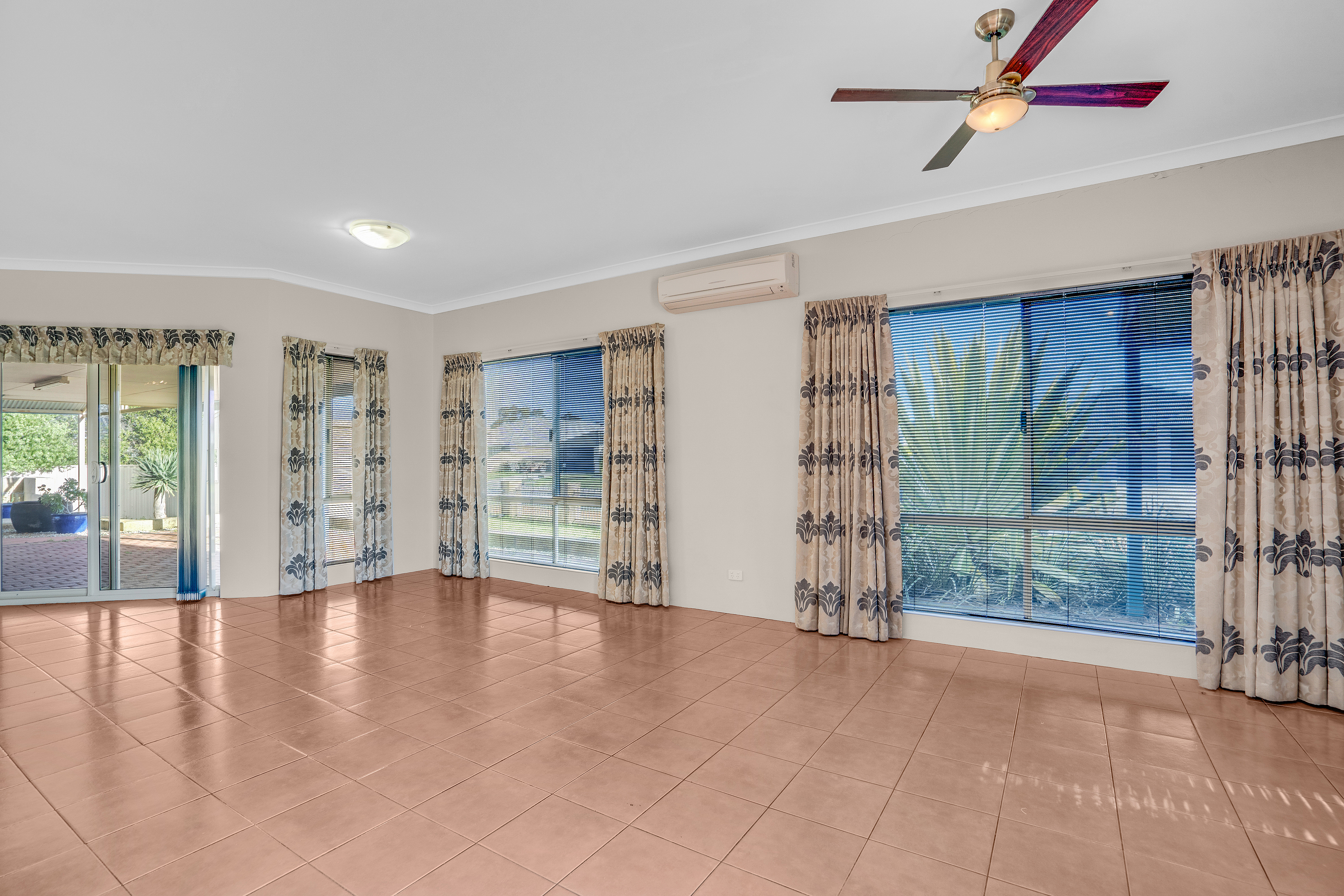 2 GIBSON TCE, BUREKUP WA 6227, 0 Bedrooms, 0 Bathrooms, House