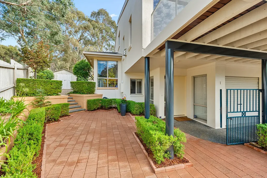 Corner Position Living with Expansive Garden – Stylish & Flexible 3 Bedroom Home