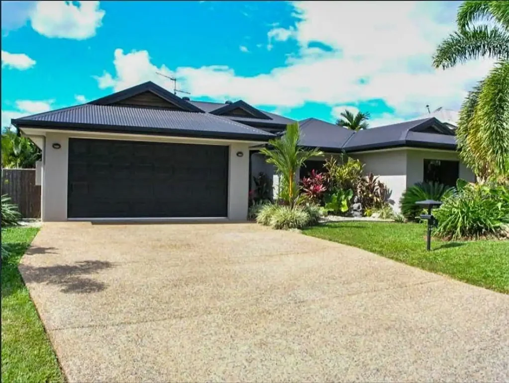 Large family home in Redlynch - Home with a Pool