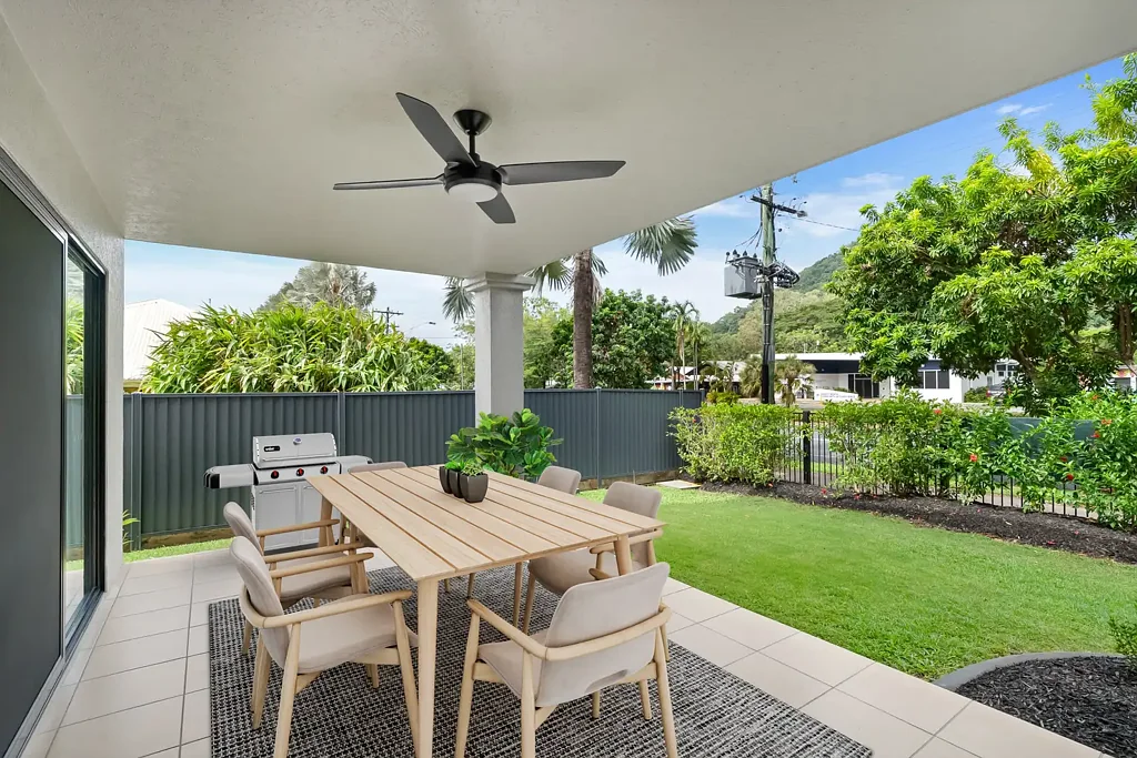 Trinity Beach 3Zimmer STUNNING RENOVATED GROUND FLOOR APARTMENT IN TRINITY BEACH