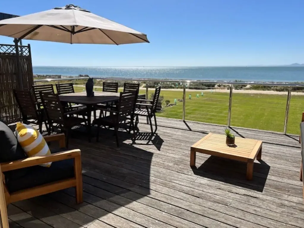 Coastal Retreat on absolute water frontage in Portarlington