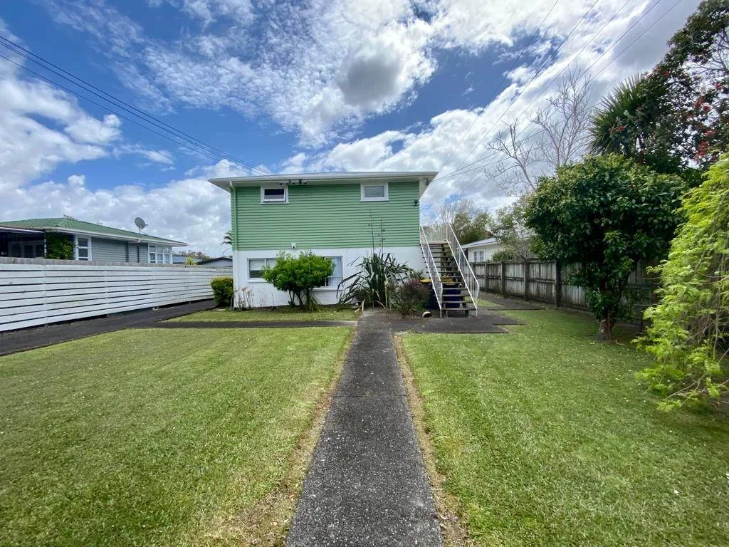 A Cozy Retreat at Te Atatu South!