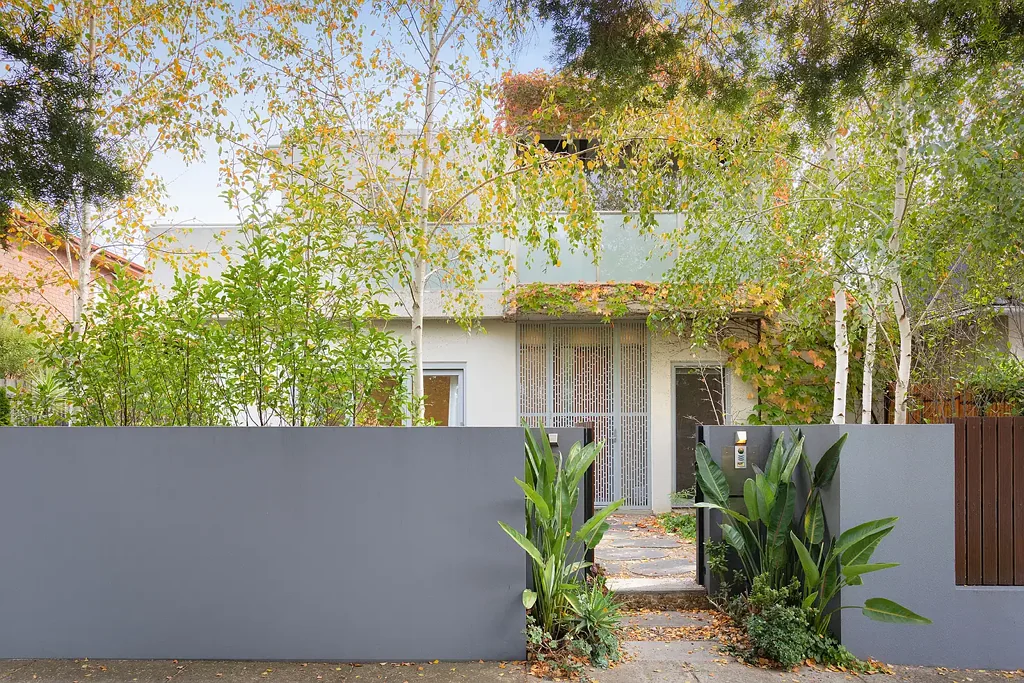 Spacious & Renovated Living in Prime Caulfield Location – GARDEN MAINTENANCE INCLUDED   | FLARE REAL ESTATE