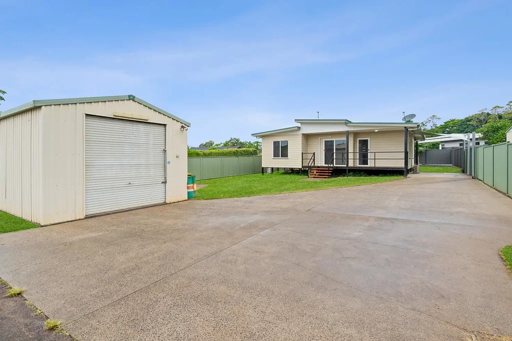 18A Nell Close, Kanimbla, QLD 4870